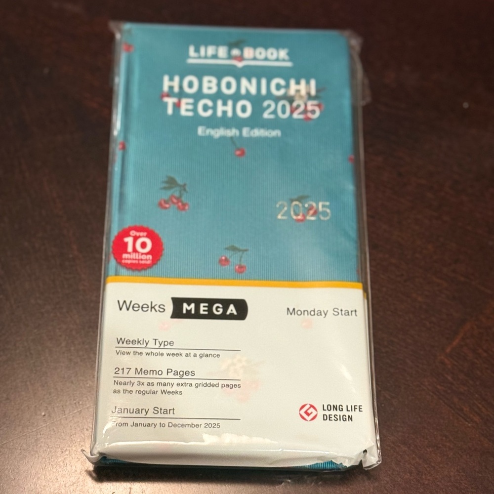 Hobonichi Techno 2025 Bow & Tie Cherry
Brand new, never opened, smoke free home